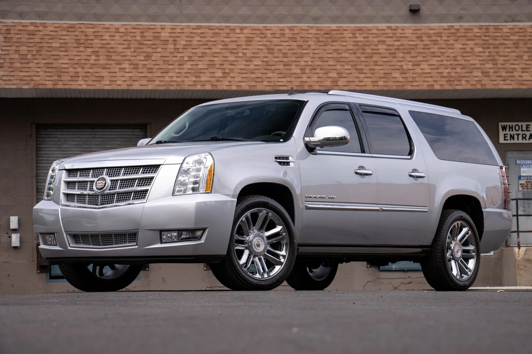 2013 Cadillac Escalade & EXT 3rd Gen - Image 4 of 31