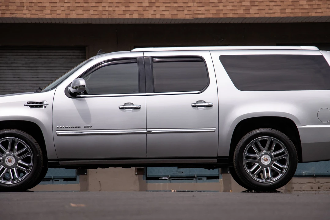2013 Cadillac Escalade & EXT 3rd Gen - Image 28 of 31