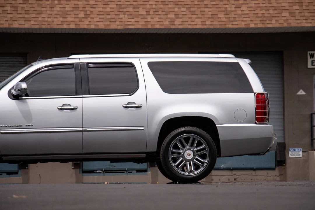 2013 Cadillac Escalade & EXT 3rd Gen - Image 29 of 31
