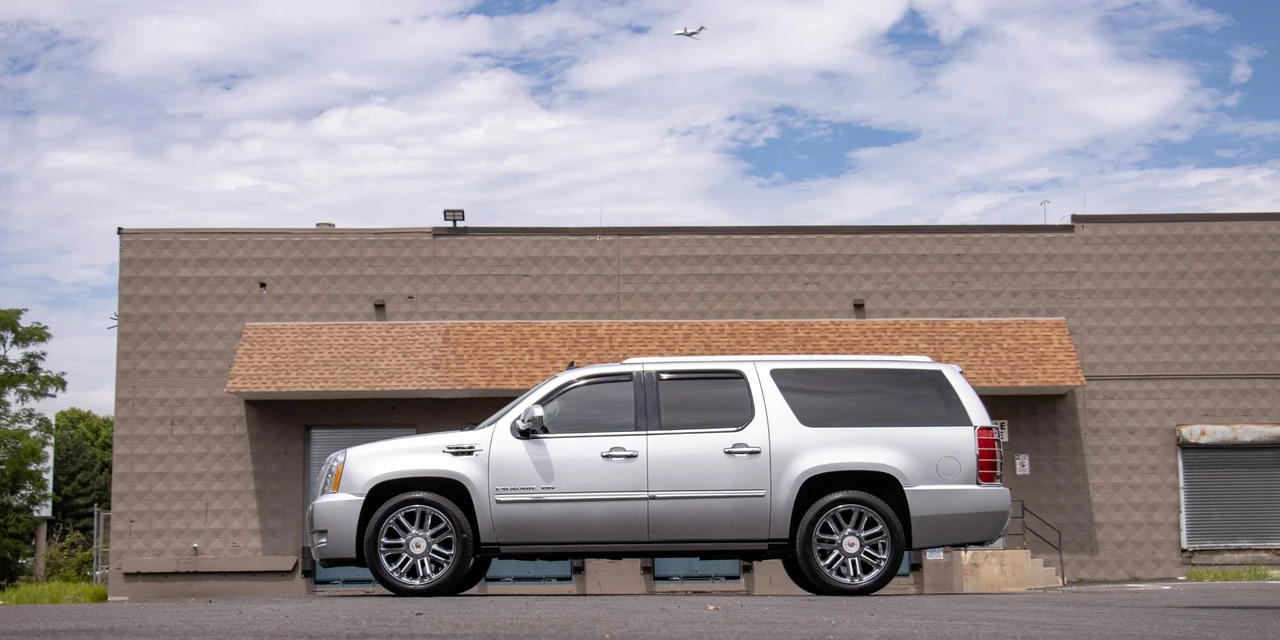 2013 Cadillac Escalade & EXT 3rd Gen - Image 5 of 31