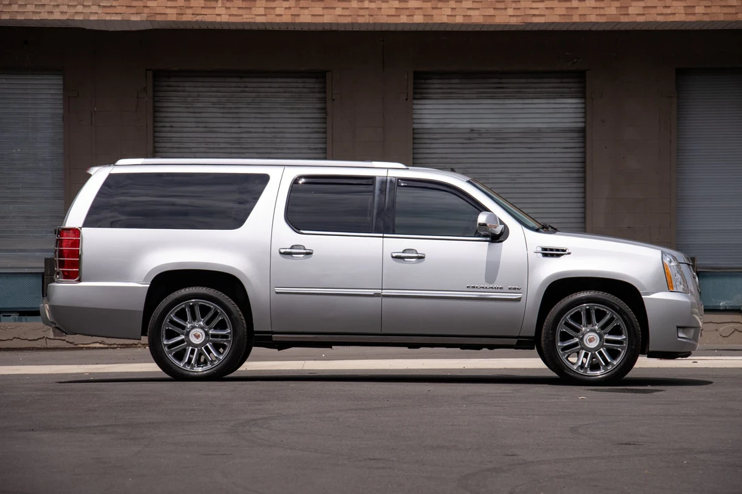 2013 Cadillac Escalade & EXT 3rd Gen - Image 16 of 31