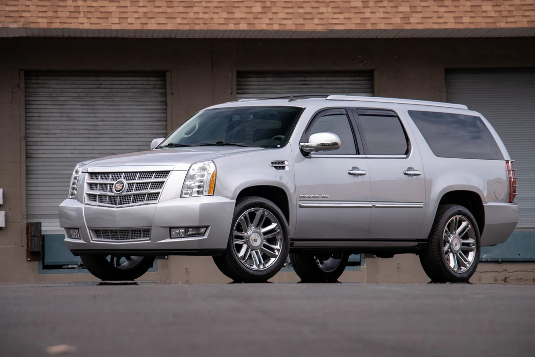 2013 Cadillac Escalade & EXT 3rd Gen - Image 3 of 31