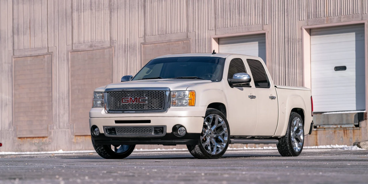 2013 GMC Sierra 3rd Gen - Image 2 of 31