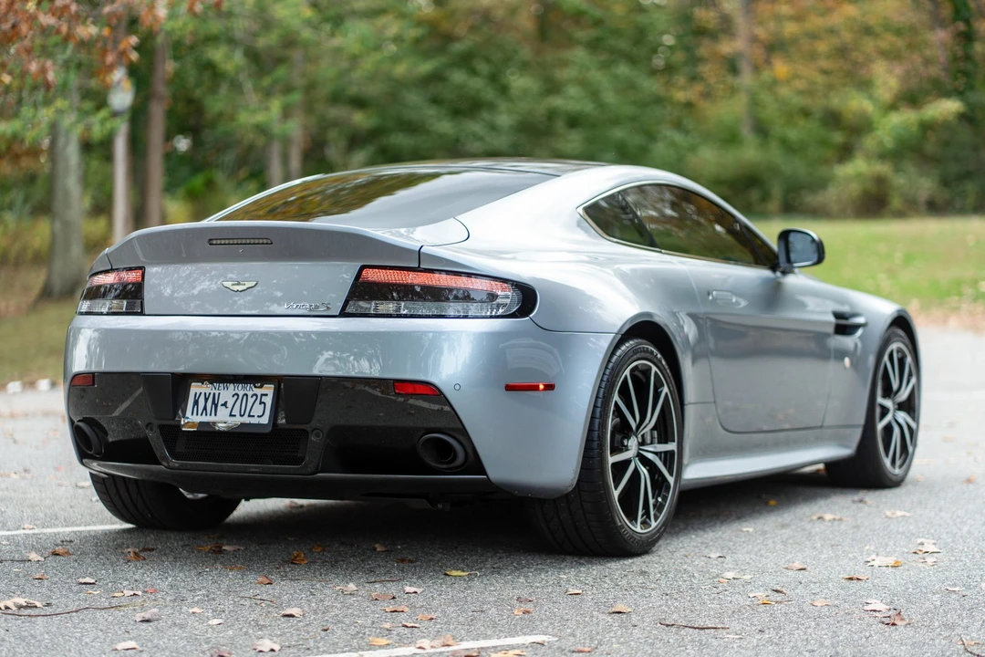 2014 Aston Martin V8 Vantage (2006-2017) - Image 19 of 31
