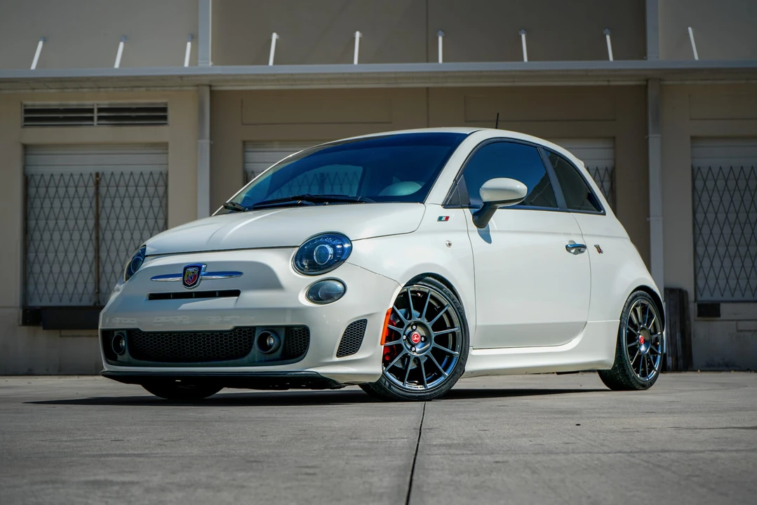 2015 Fiat Abarth 500 - Image 2 of 31