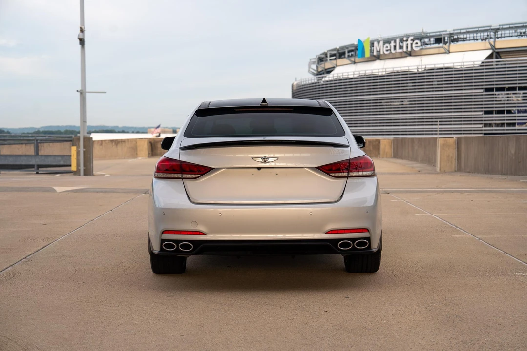 2015 Hyundai Genesis - Image 12 of 31