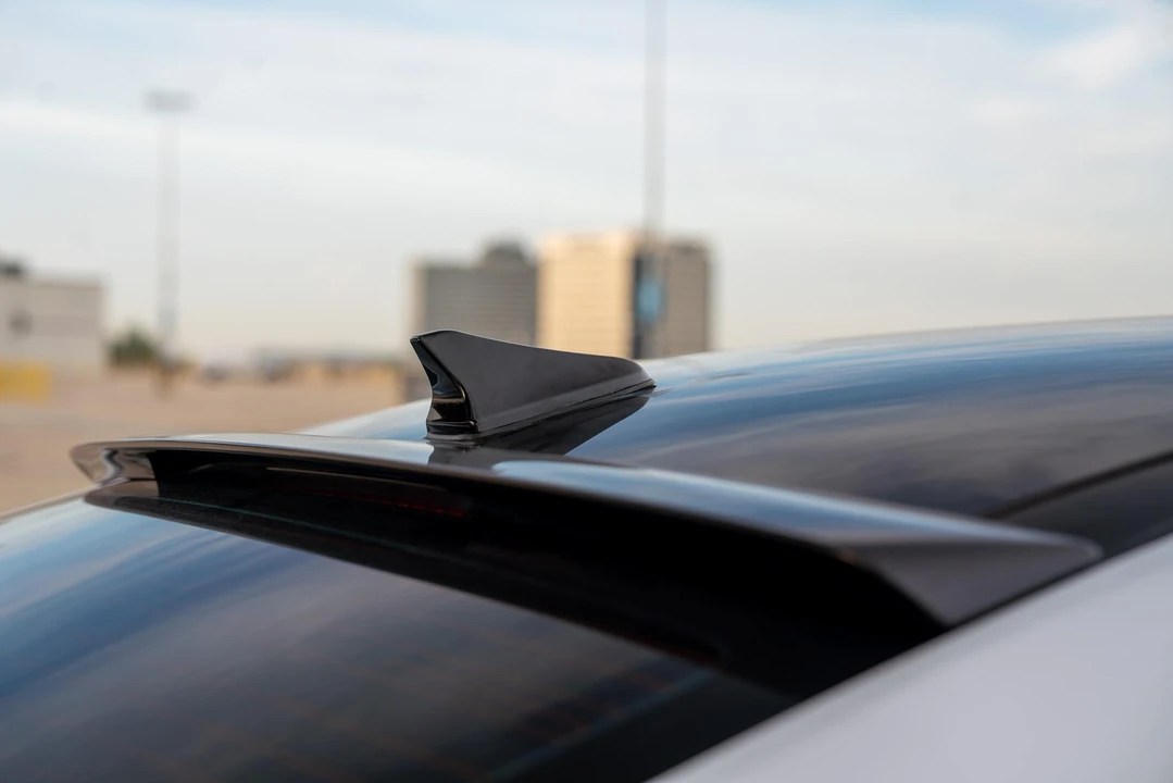 2015 Hyundai Genesis - Image 29 of 31