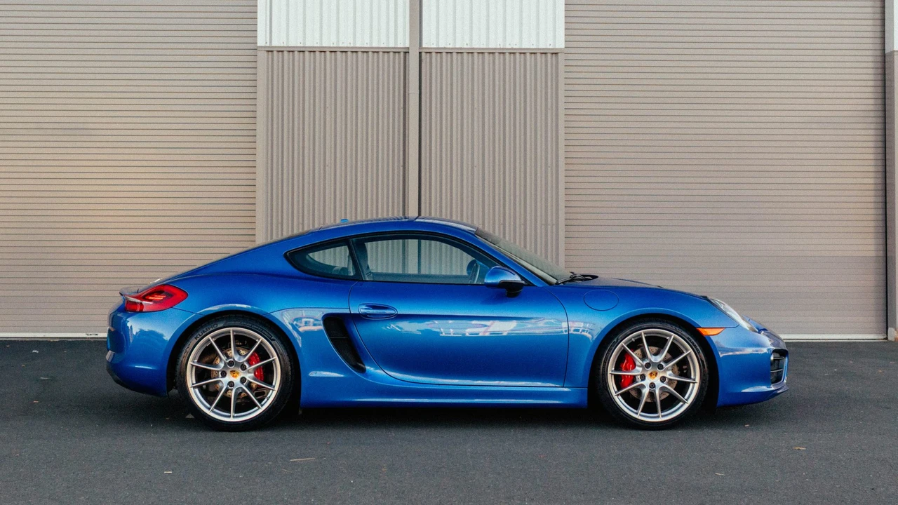 2015 Porsche 981 Cayman S - Image 9 of 31