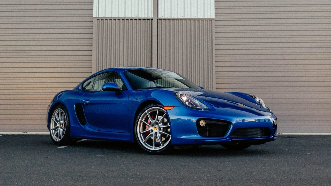 2015 Porsche 981 Cayman S - Image 7 of 31