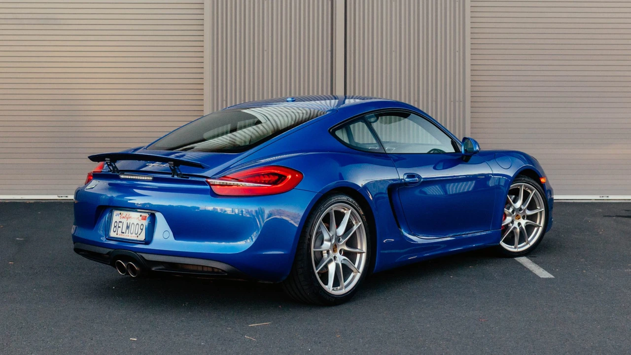 2015 Porsche 981 Cayman S - Image 11 of 31