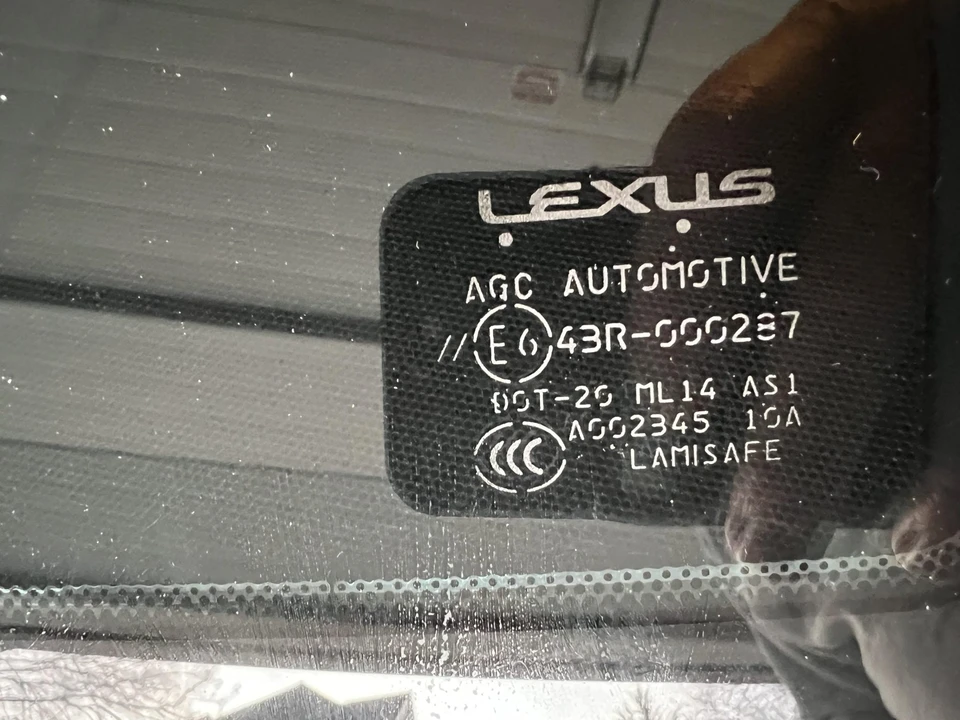 2016 Lexus GS F 4th Gen - Image 19 of 31
