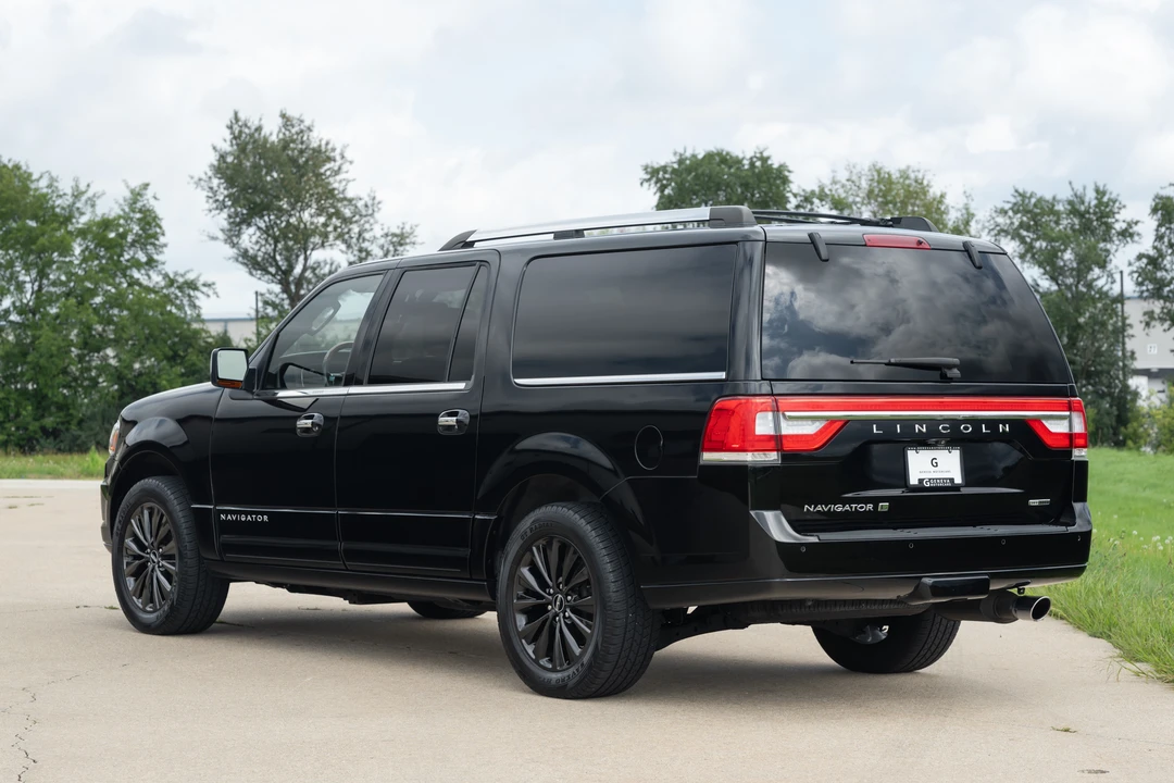 2016 Lincoln Navigator 3rd Gen - Image 8 of 31