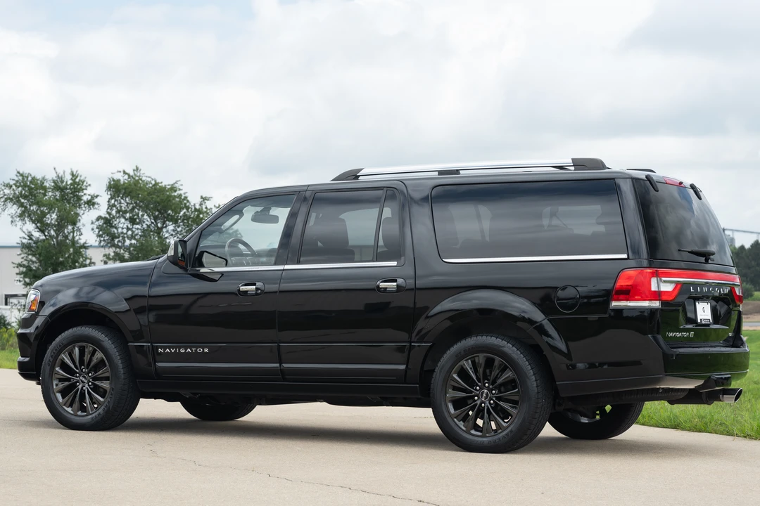 2016 Lincoln Navigator 3rd Gen - Image 7 of 31