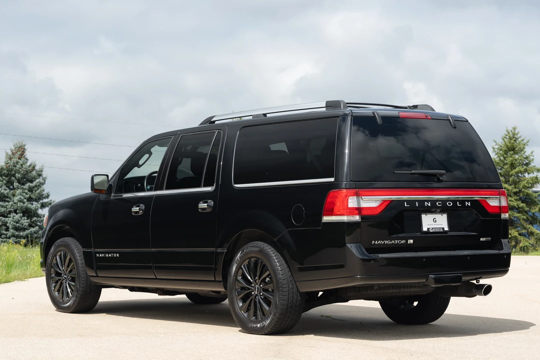 2016 Lincoln Navigator 3rd Gen - Image 9 of 31