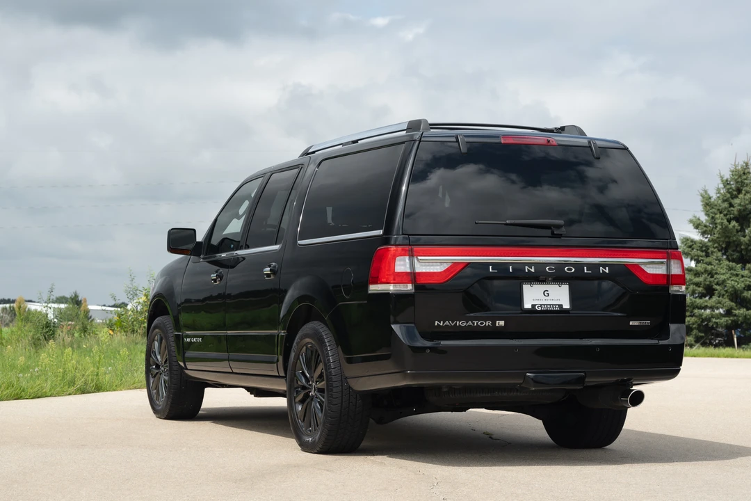2016 Lincoln Navigator 3rd Gen - Image 10 of 31