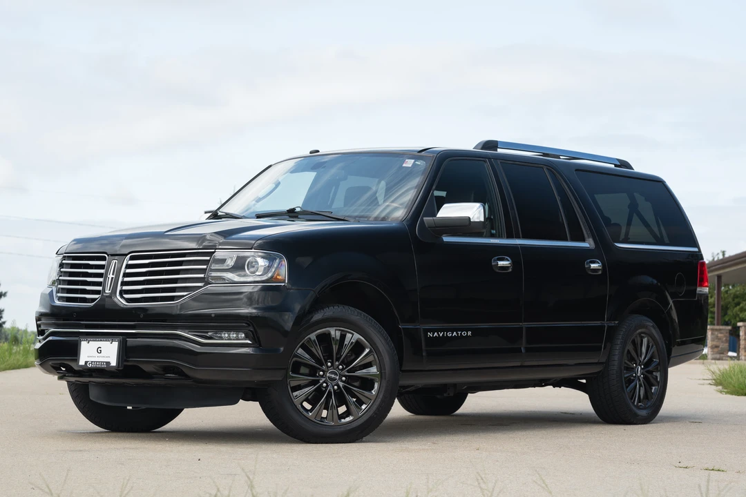 2016 Lincoln Navigator 3rd Gen - Image 3 of 31