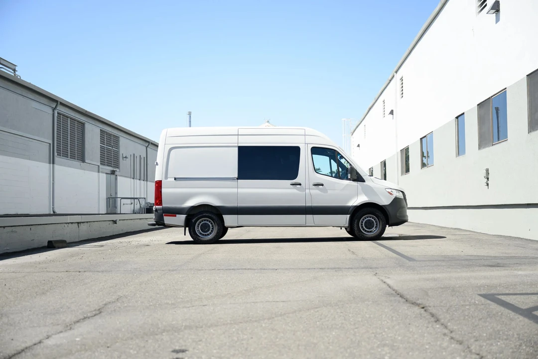2021 Mercedes-Benz VS30 Sprinter - Image 9 of 31