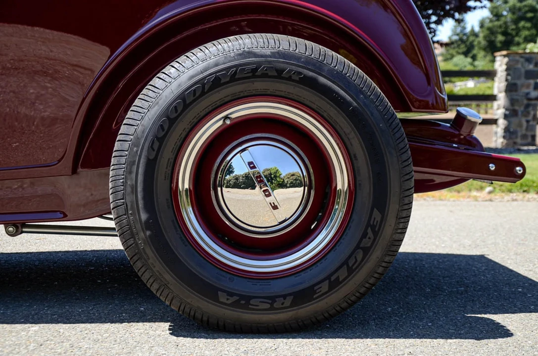 Ford Hot Rod - Image 27 of 31