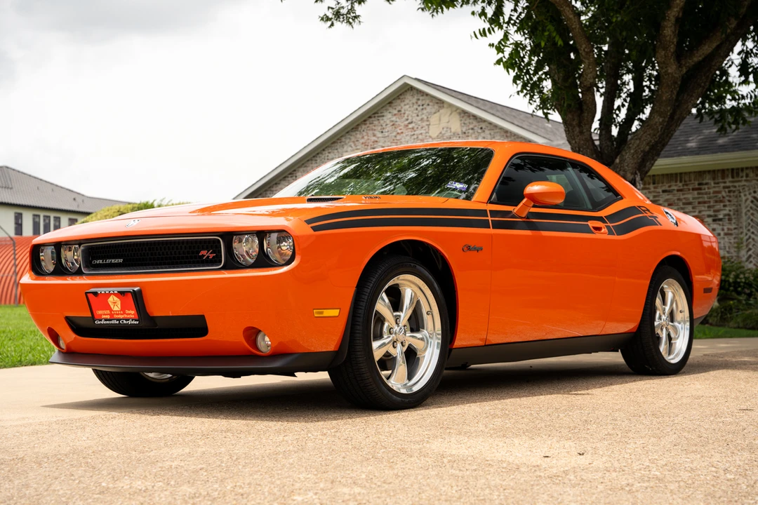2009 Dodge Challenger 3rd Gen - Image 2 of 31