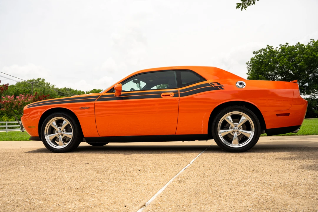 2009 Dodge Challenger 3rd Gen - Image 16 of 31