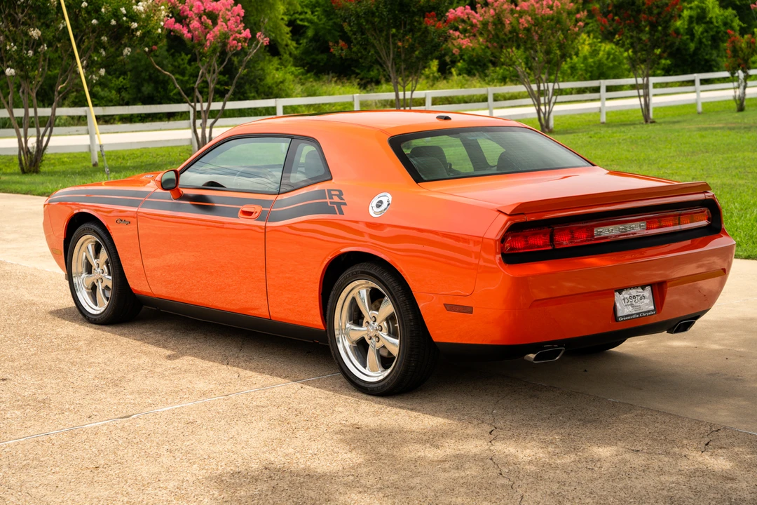 2009 Dodge Challenger 3rd Gen - Image 15 of 31
