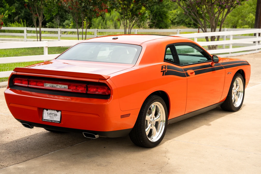 2009 Dodge Challenger 3rd Gen - Image 10 of 31
