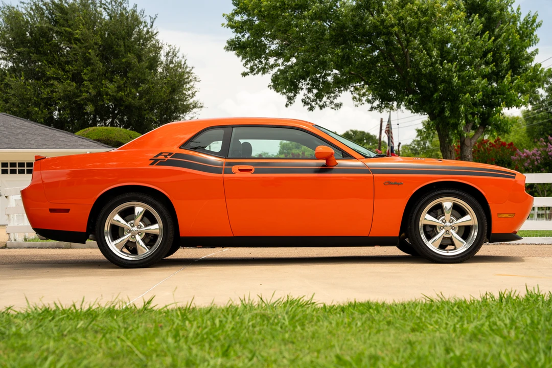 2009 Dodge Challenger 3rd Gen - Image 8 of 31