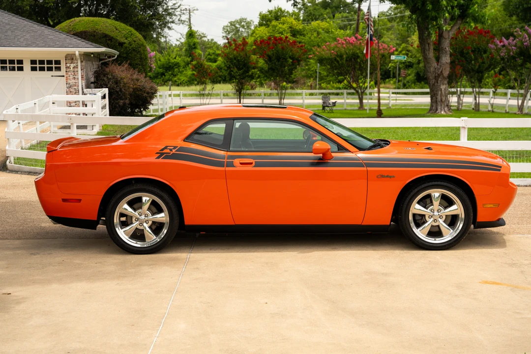 2009 Dodge Challenger 3rd Gen - Image 9 of 31