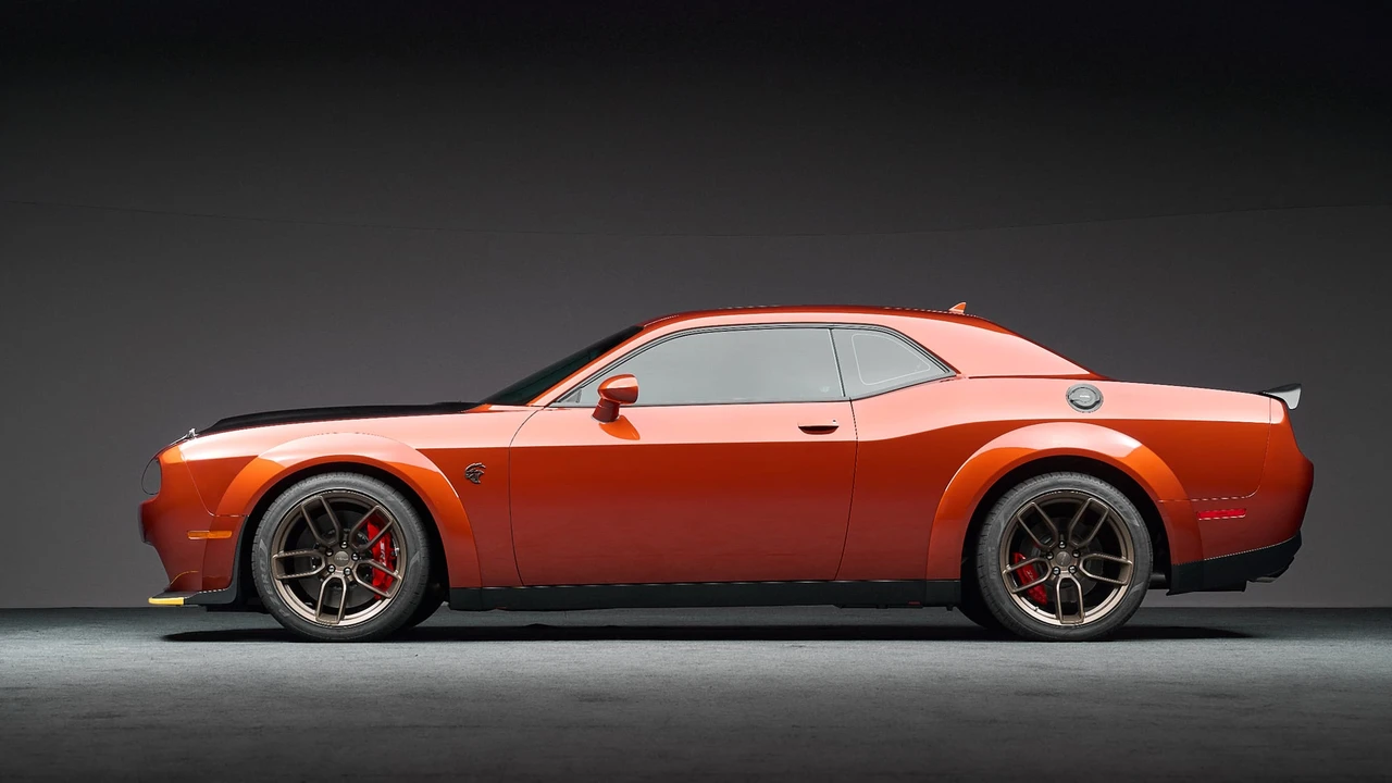 2022 Dodge Challenger SRT Hellcat 3rd Gen - Image 9 of 31