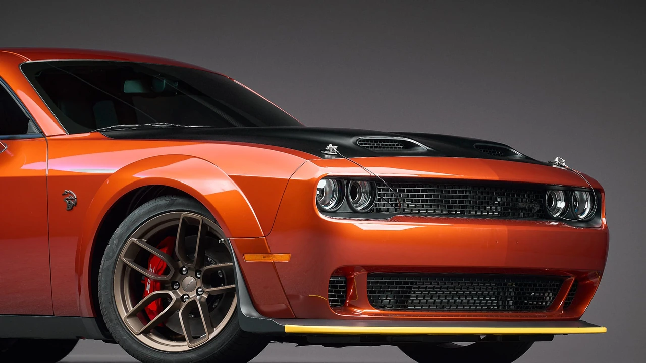 2022 Dodge Challenger SRT Hellcat 3rd Gen - Image 17 of 31