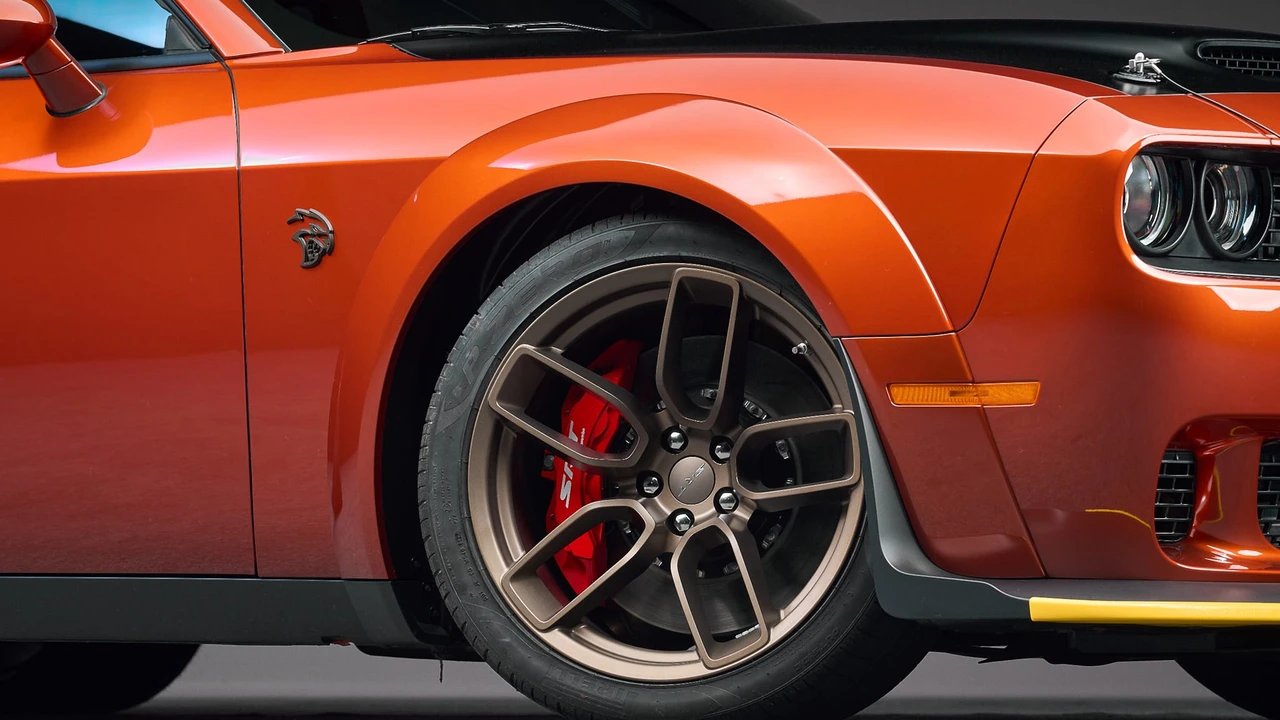 2022 Dodge Challenger SRT Hellcat 3rd Gen - Image 19 of 31