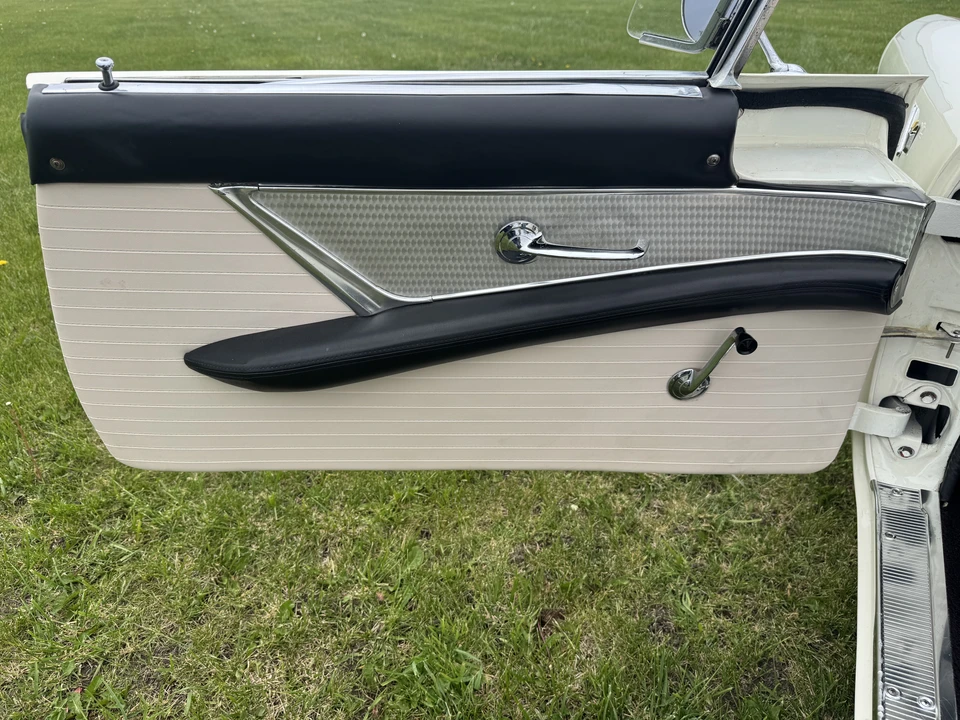 1956 Ford Thunderbird 1st Gen - Image 25 of 31