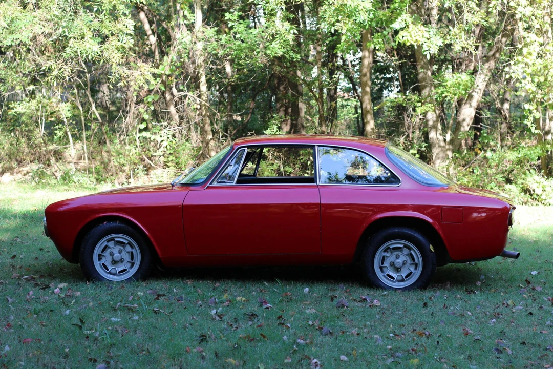 1974 Alfa Romeo 2000 GT Veloce - Image 8 of 31
