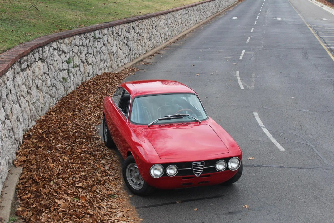 1974 Alfa Romeo 2000 GT Veloce - Image 27 of 31