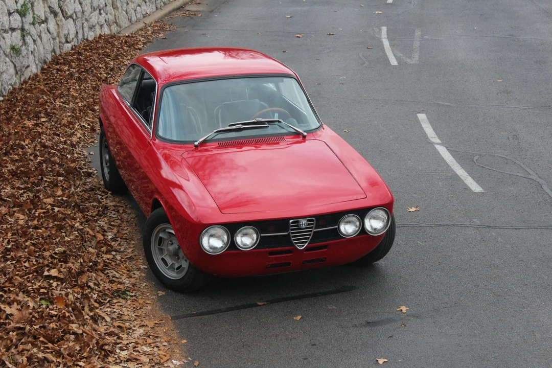 1974 Alfa Romeo 2000 GT Veloce - Image 28 of 31