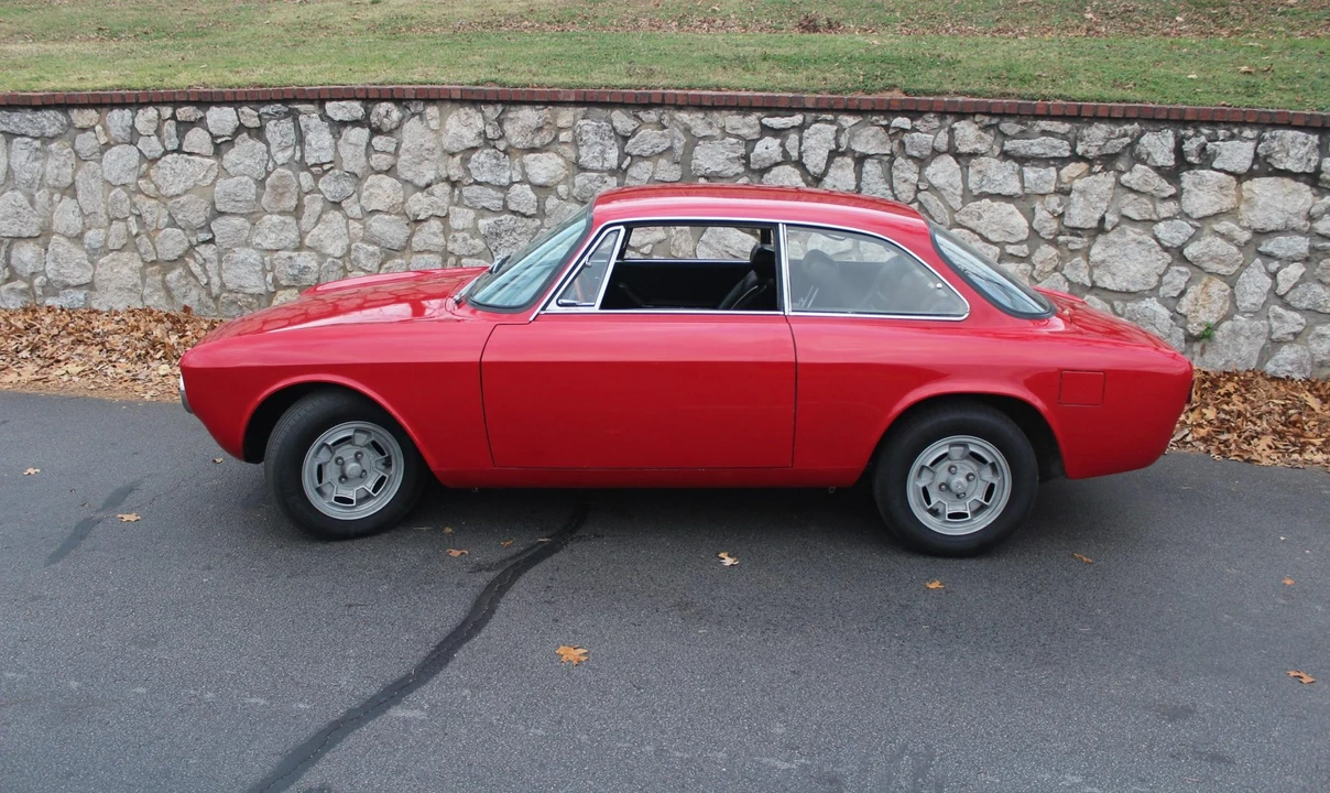 1974 Alfa Romeo 2000 GT Veloce - Image 9 of 31