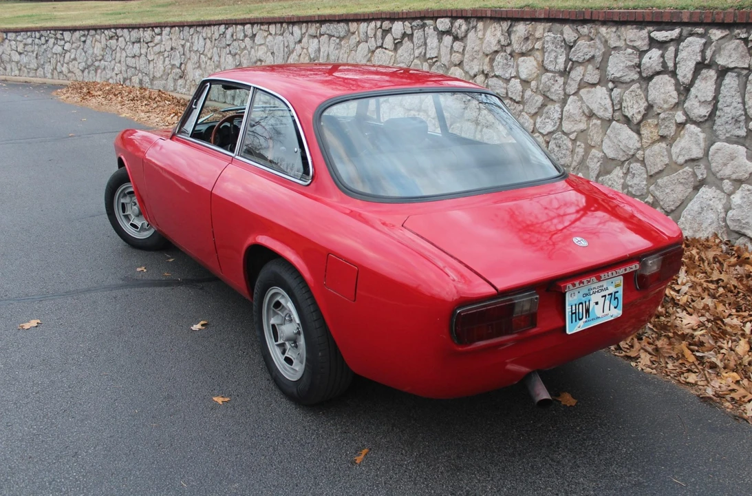 1974 Alfa Romeo 2000 GT Veloce - Image 11 of 31
