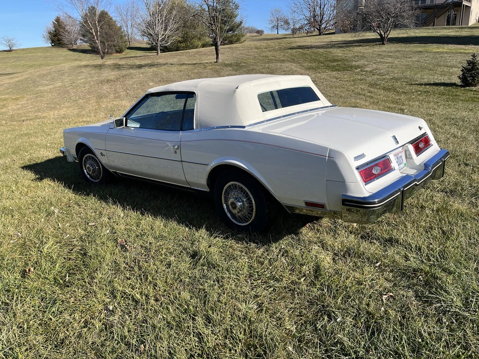 1983 Buick Riviera 4th-7th Gen - Image 6 of 31