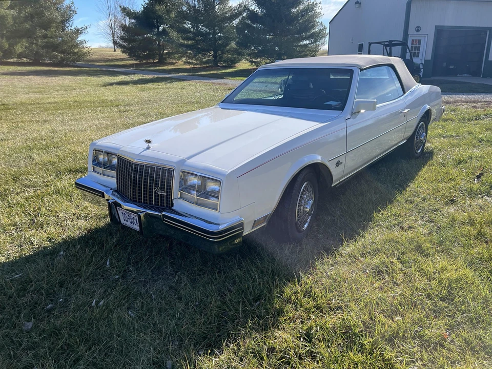 1983 Buick Riviera 4th-7th Gen - Image 9 of 31