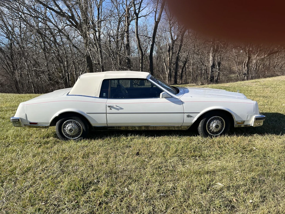 1983 Buick Riviera 4th-7th Gen - Image 4 of 31