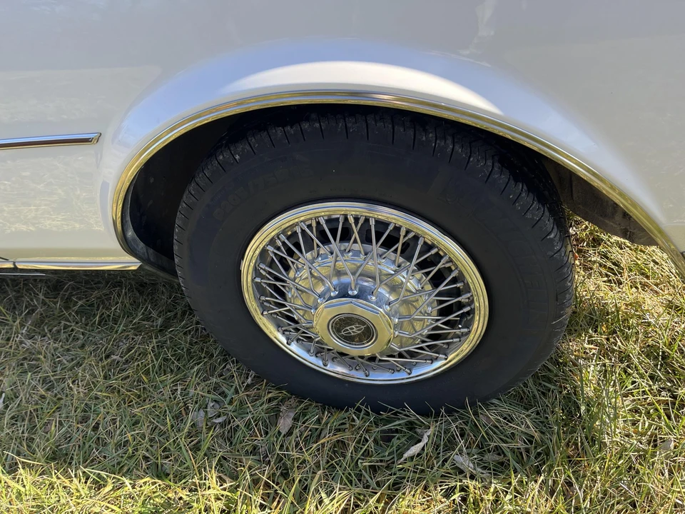 1983 Buick Riviera 4th-7th Gen - Image 28 of 31
