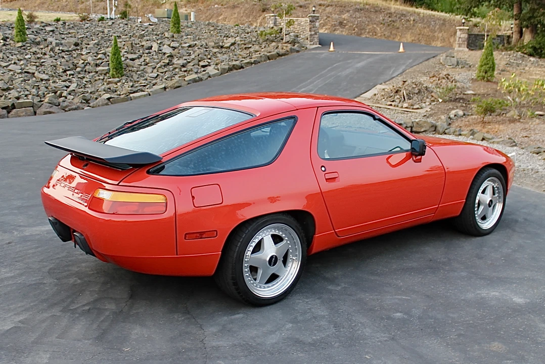 1987 Porsche 928 S4 - Image 17 of 31