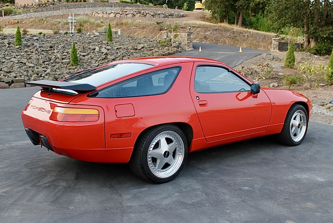 1987 Porsche 928 S4 - Image 16 of 31
