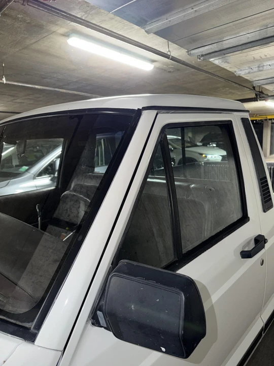 1988 Jeep Comanche - Image 16 of 31