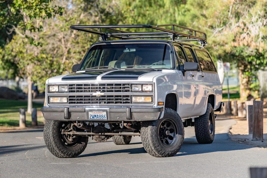 1991 Chevrolet Suburban 7th Gen - Image 8 of 31