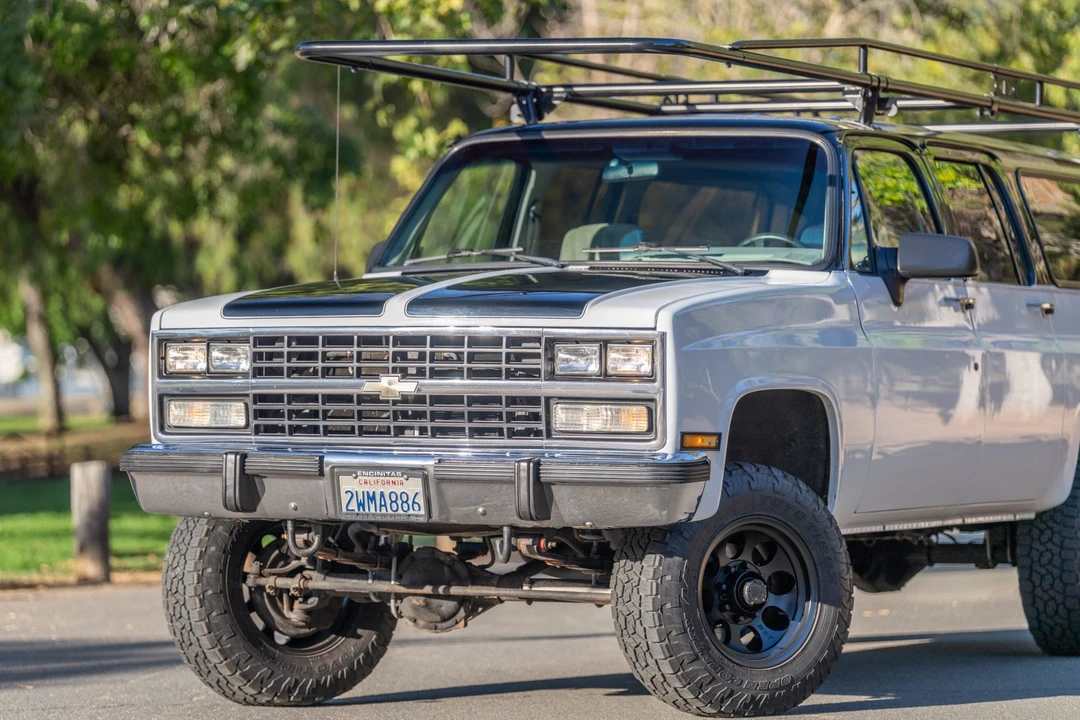 1991 Chevrolet Suburban 7th Gen - Image 23 of 31