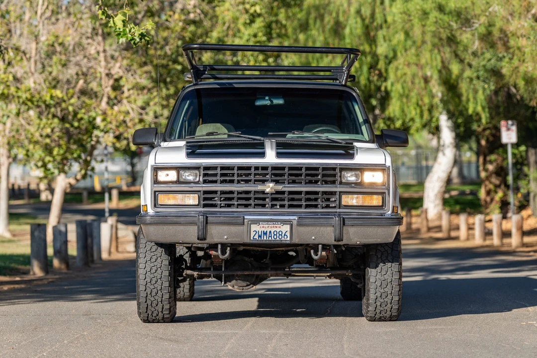 1991 Chevrolet Suburban 7th Gen - Image 2 of 31
