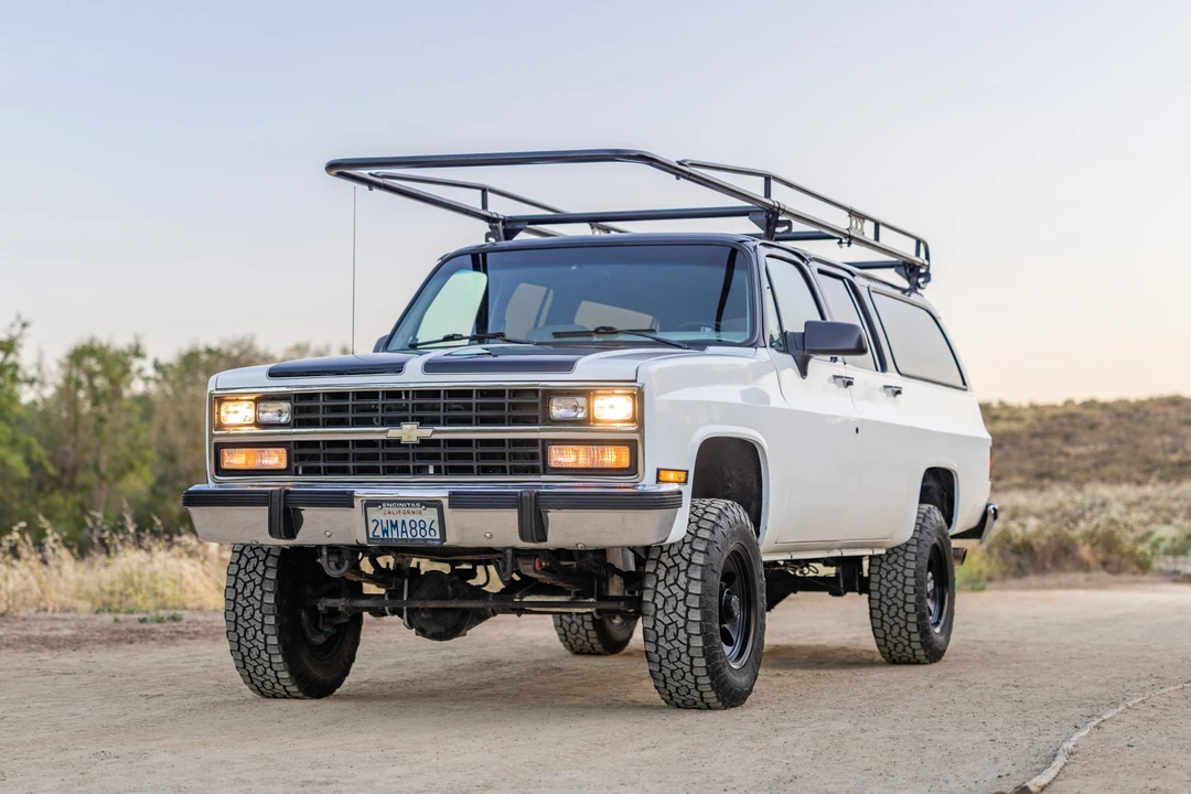1991 Chevrolet Suburban 7th Gen - Image 10 of 31