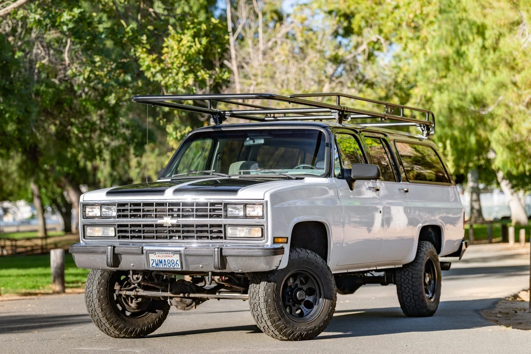 1991 Chevrolet Suburban 7th Gen - Image 9 of 31