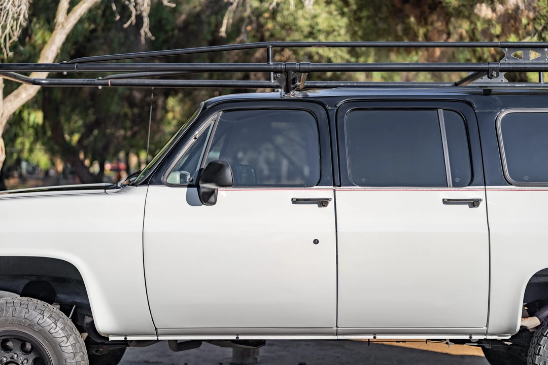 1991 Chevrolet Suburban 7th Gen - Image 18 of 31